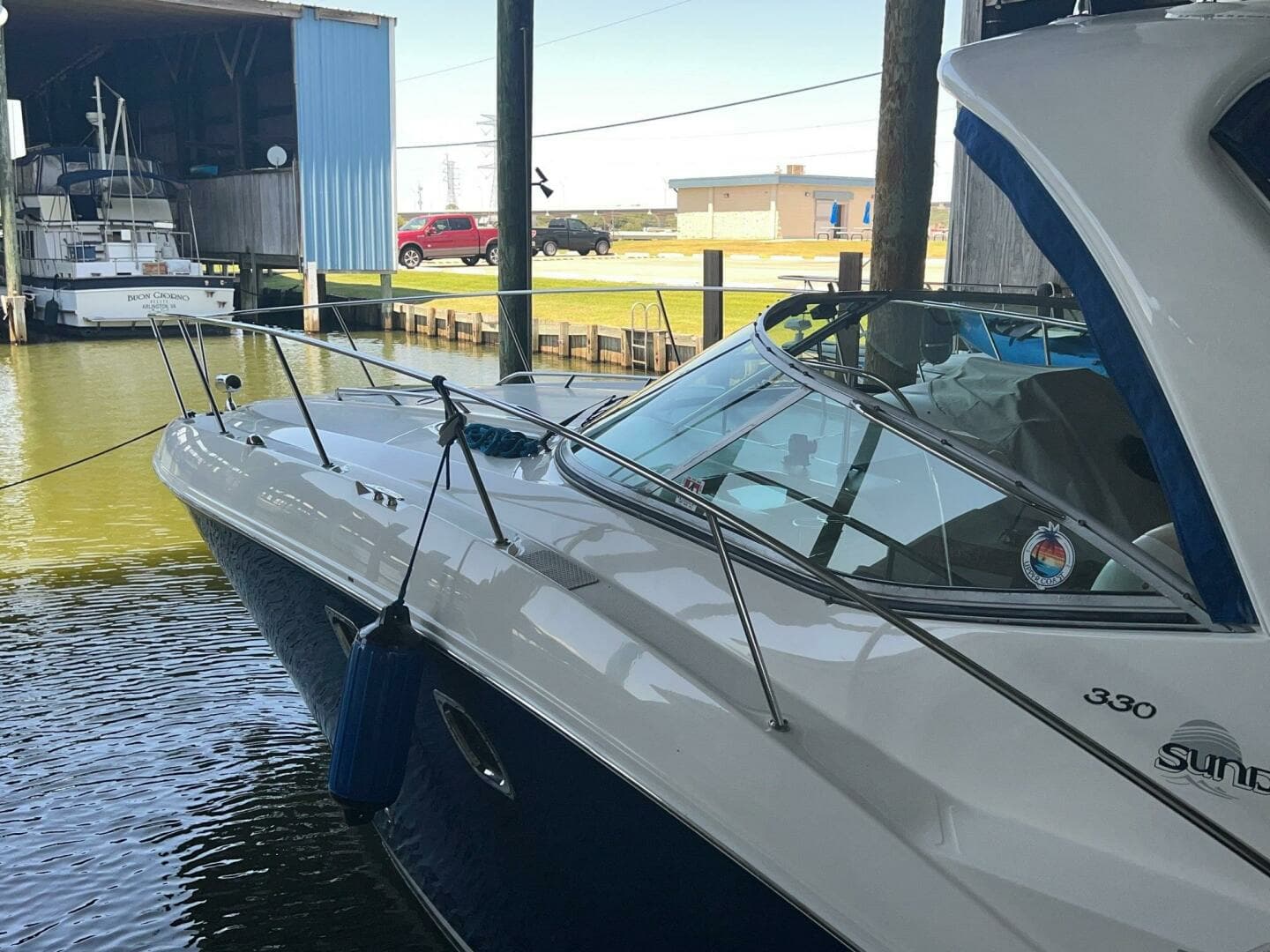 2008 Sea Ray 330 Sundancer - Image 3