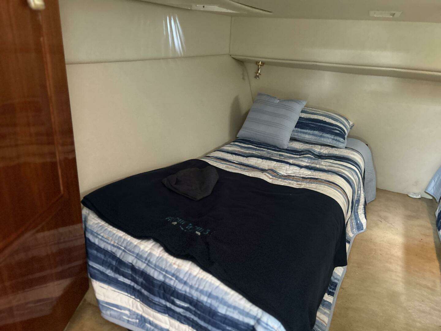 2004 Wellcraft Excalibur - Image 40