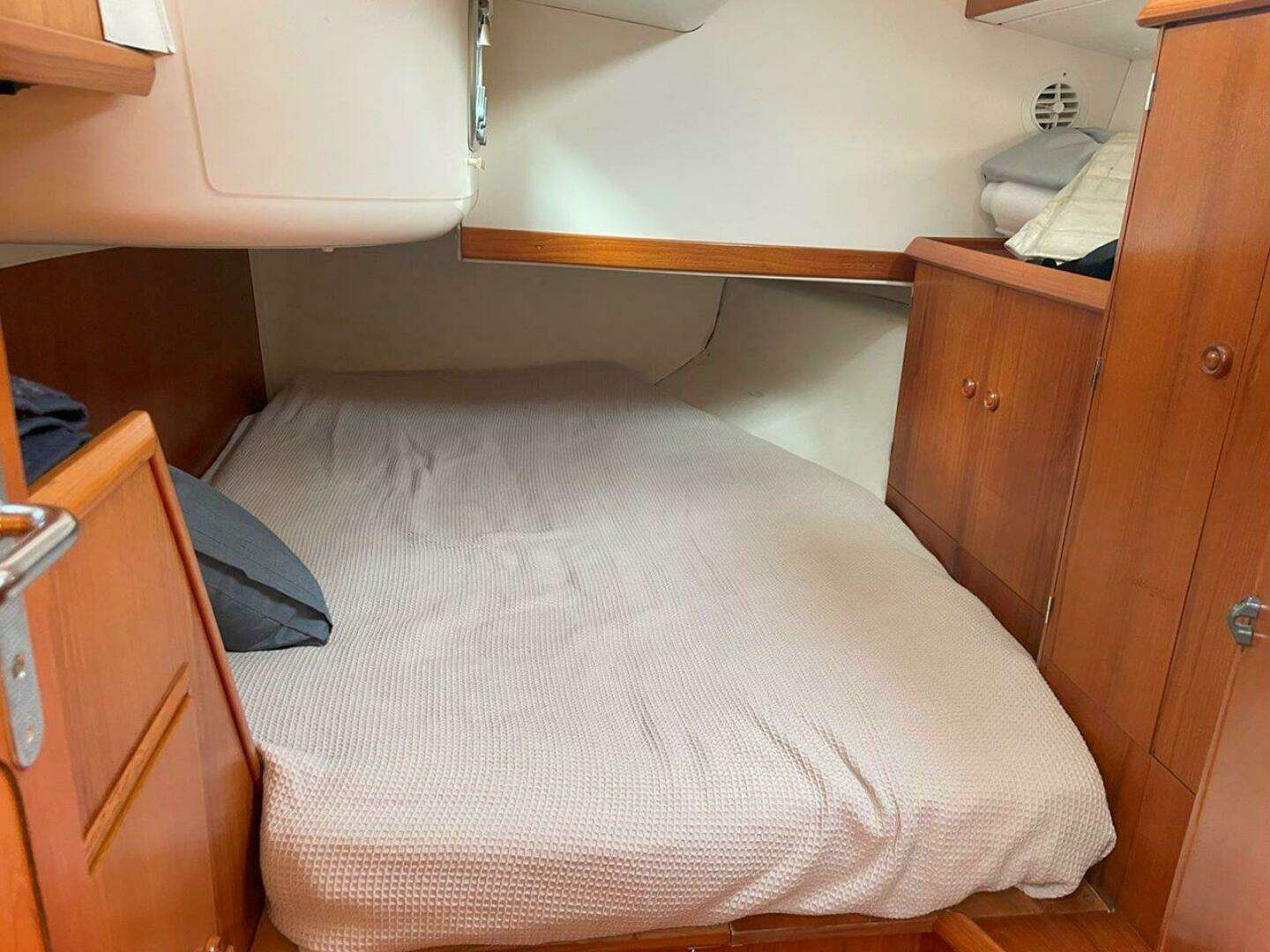 1998 Jeanneau 45.2 - Image 52