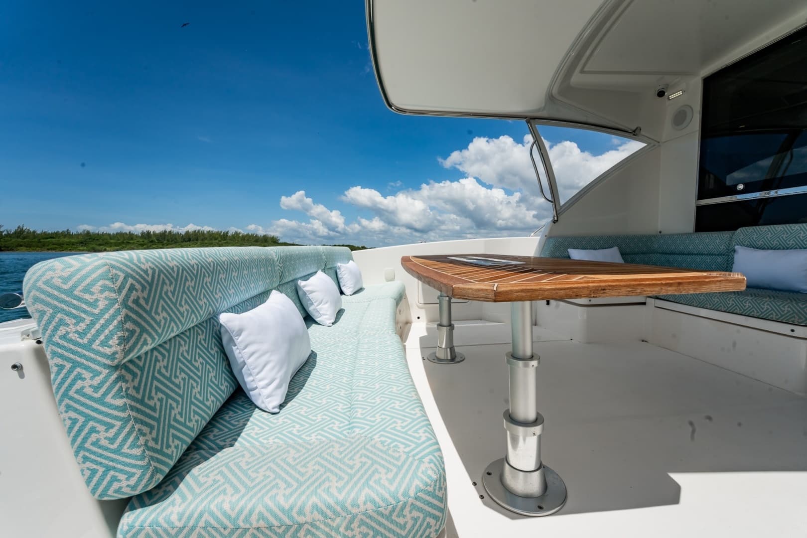 2016 Riviera 5000 Sport Yacht - Image 27