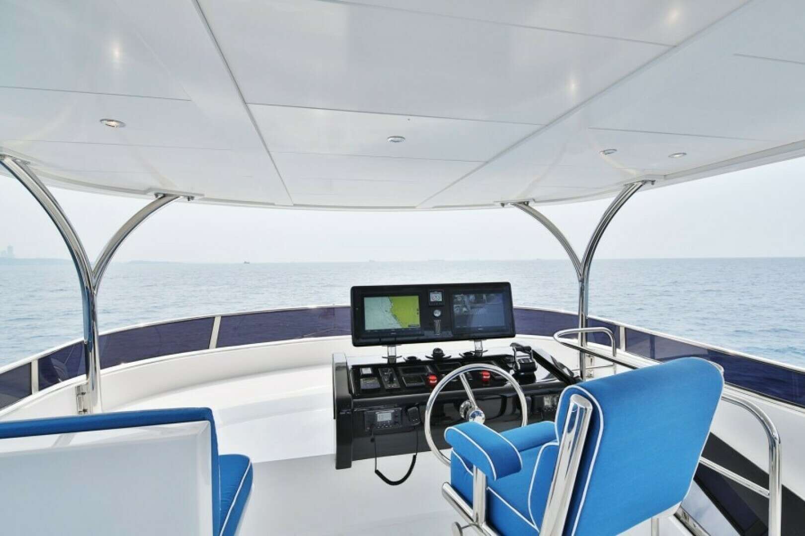2027 Johnson Flybridge w/Hydraulic Platform - Image 32