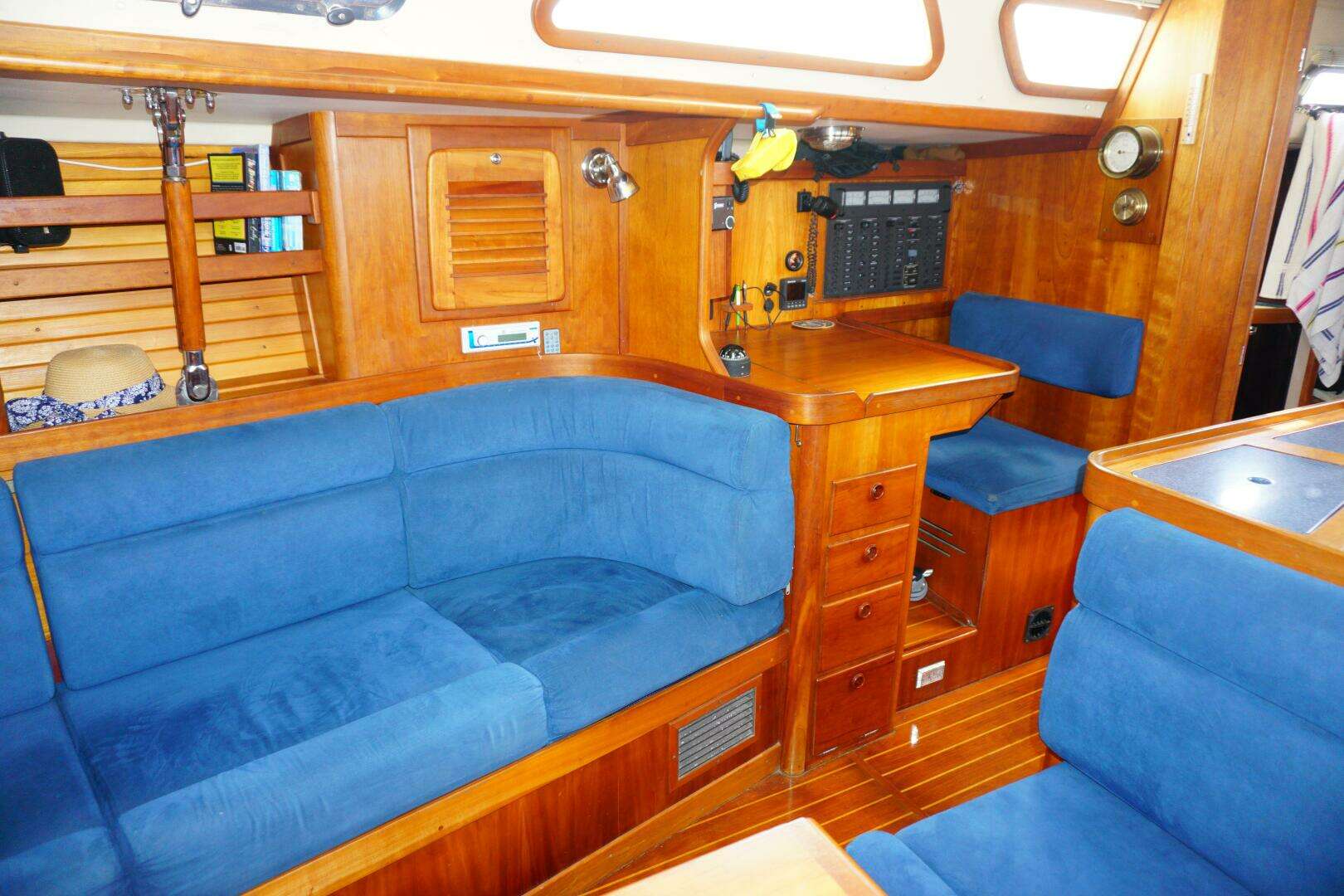 1998 Sabre 402 - Image 16