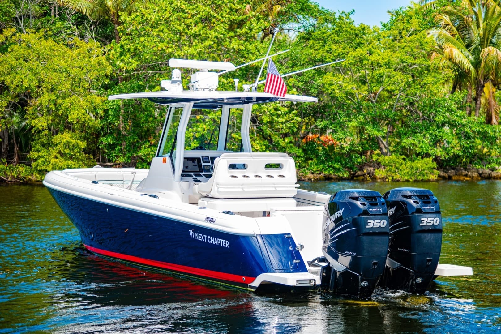 2018 Intrepid 327 - Image 8