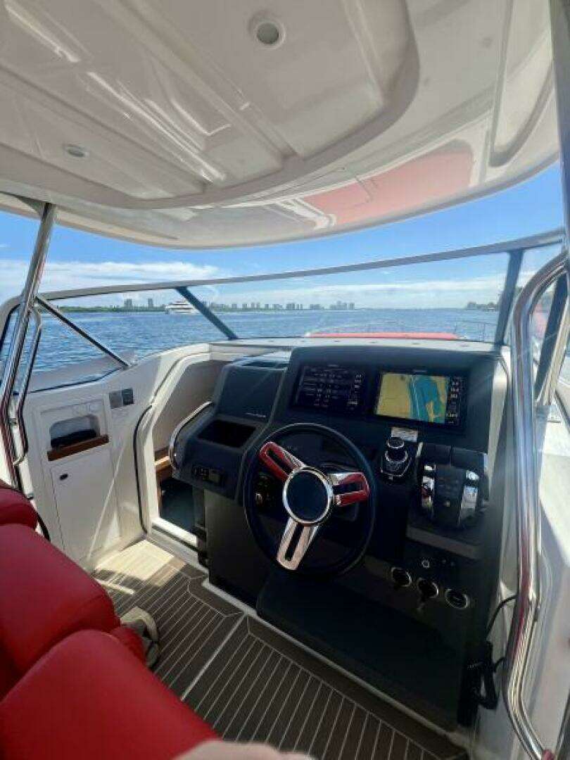2022 Nimbus T11 - Image 12
