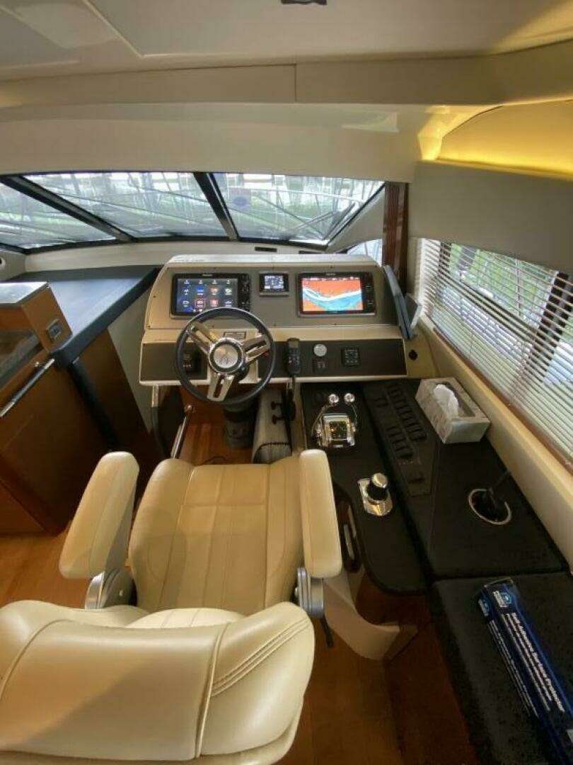 2016 Sea Ray 510 FLY - Image 12