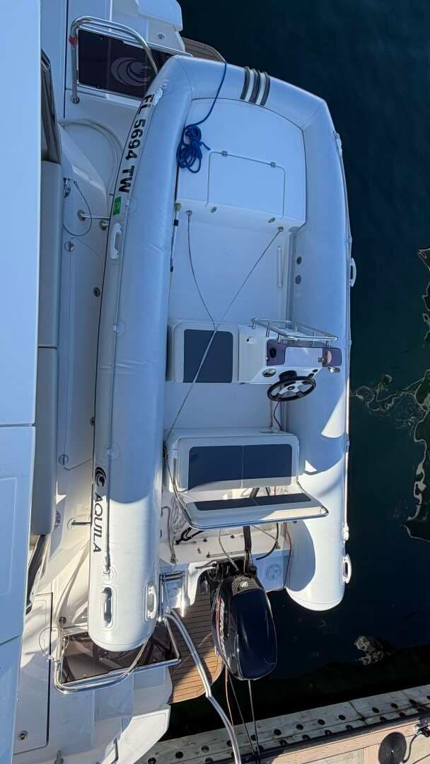 2025 Aquila 54 ENCLOSED BRIDGE - Image 79