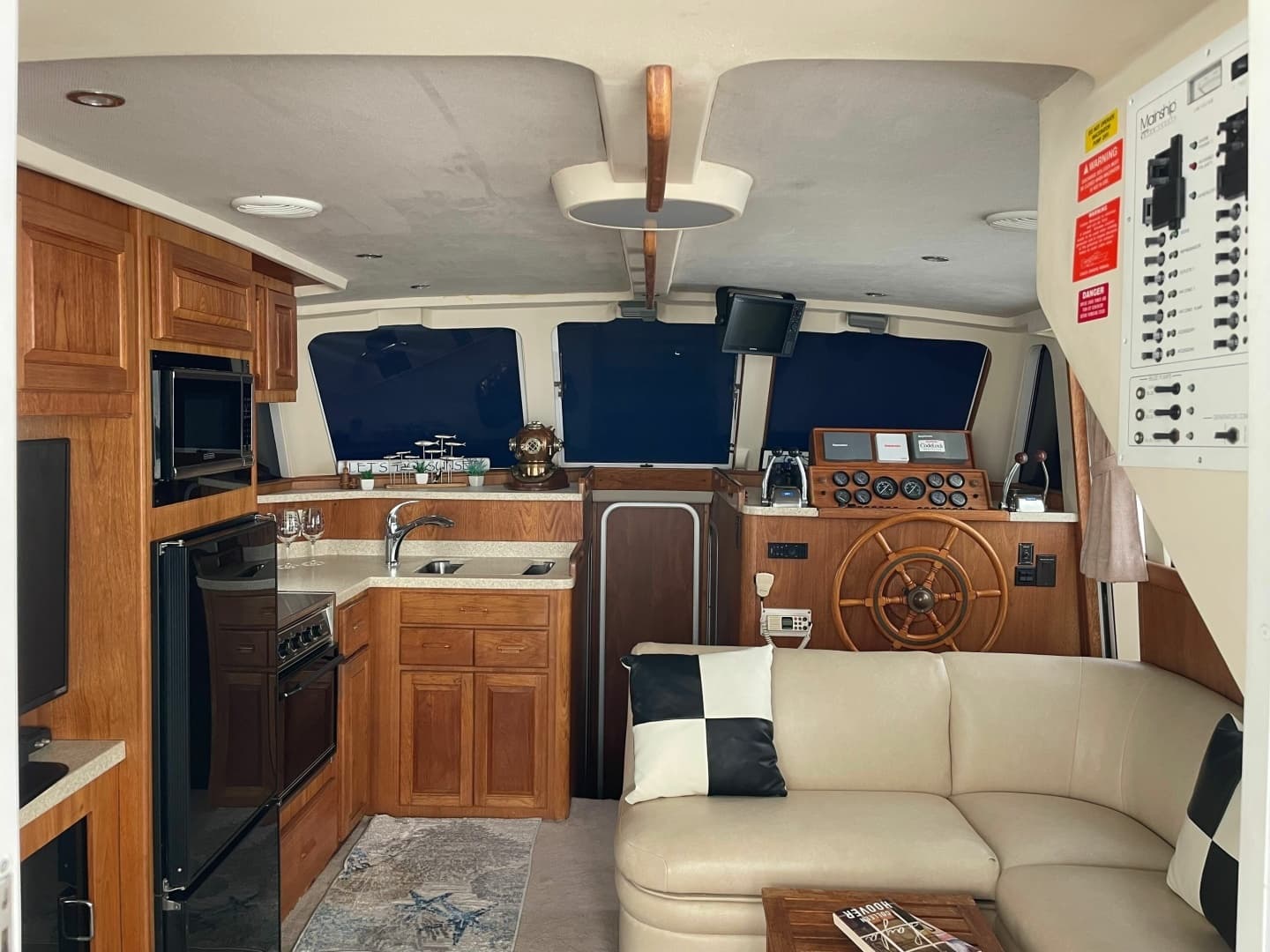 1998 Mainship 350 Trawler - Image 4