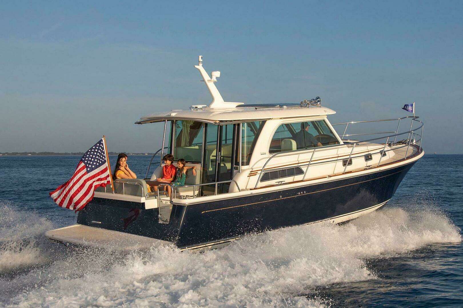 2026 Sabre 38 Salon Express - Image 3