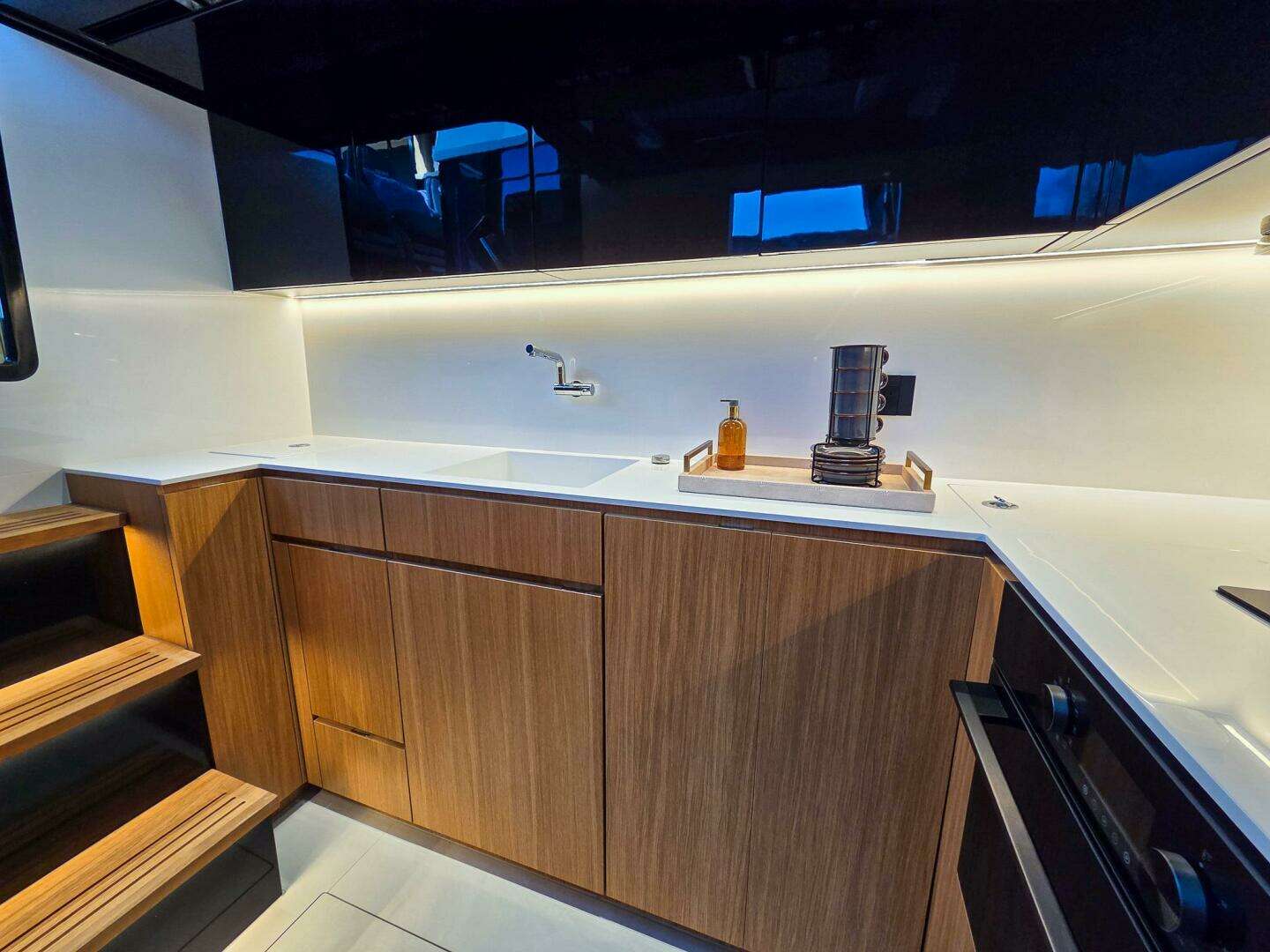 2026 De Antonio Yachts D60 - Image 39