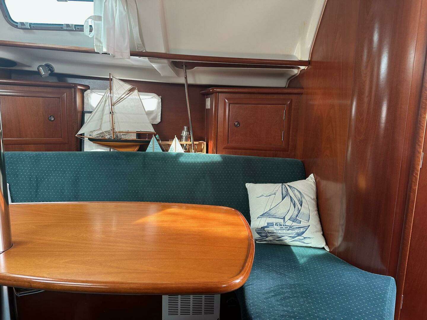 2000 Beneteau 331 - Image 20