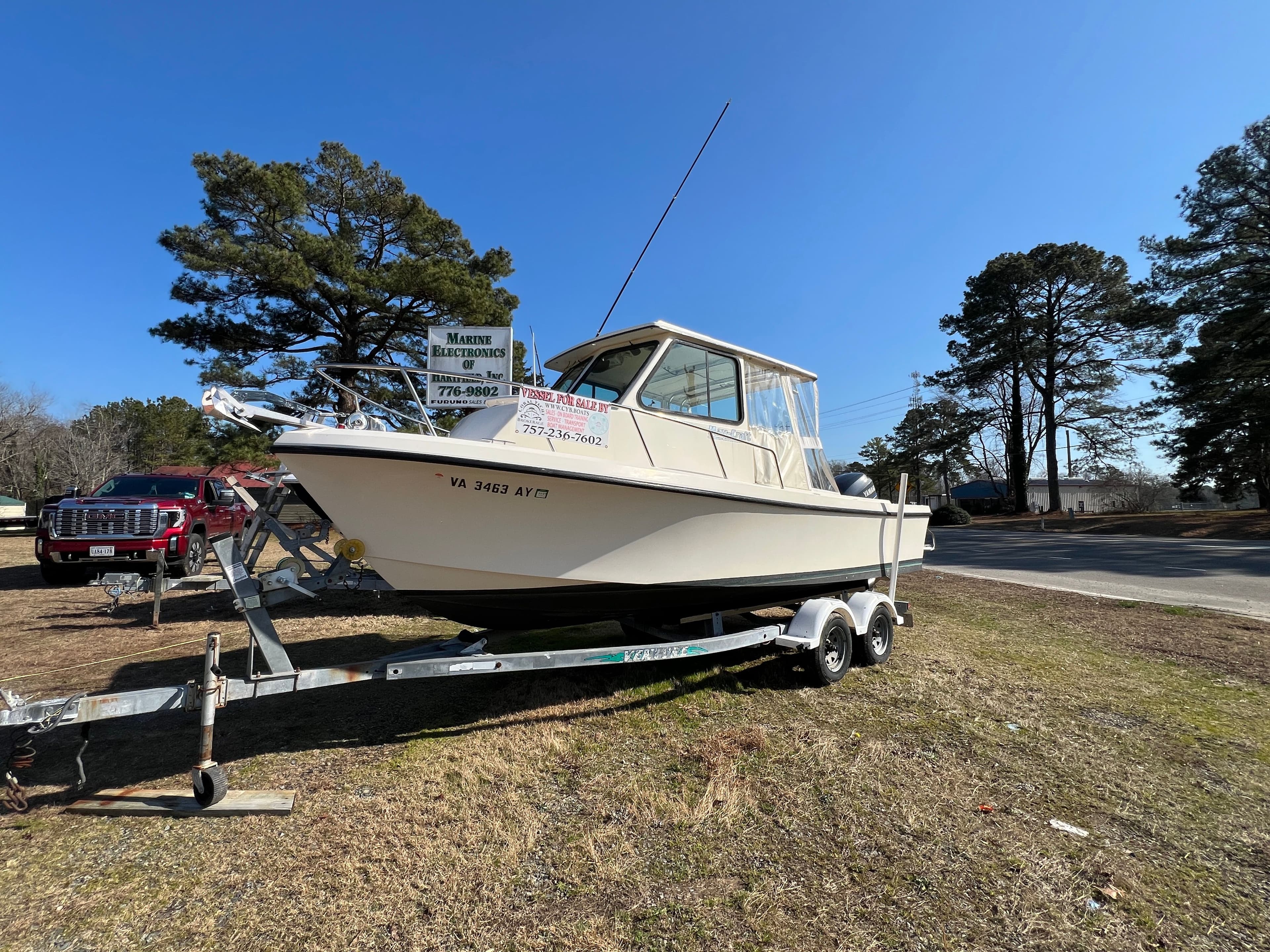 1997 May-Craft 2300 Pilot - 7