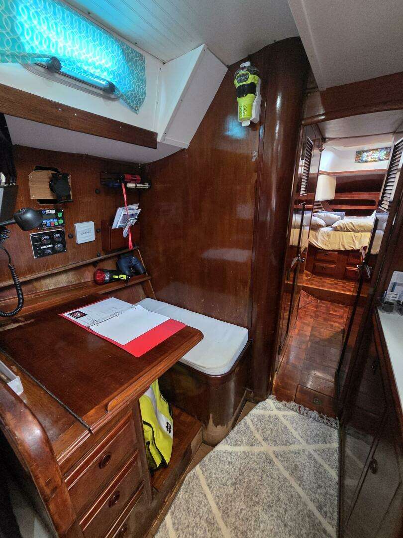 1985 Endeavour 51 - Image 15