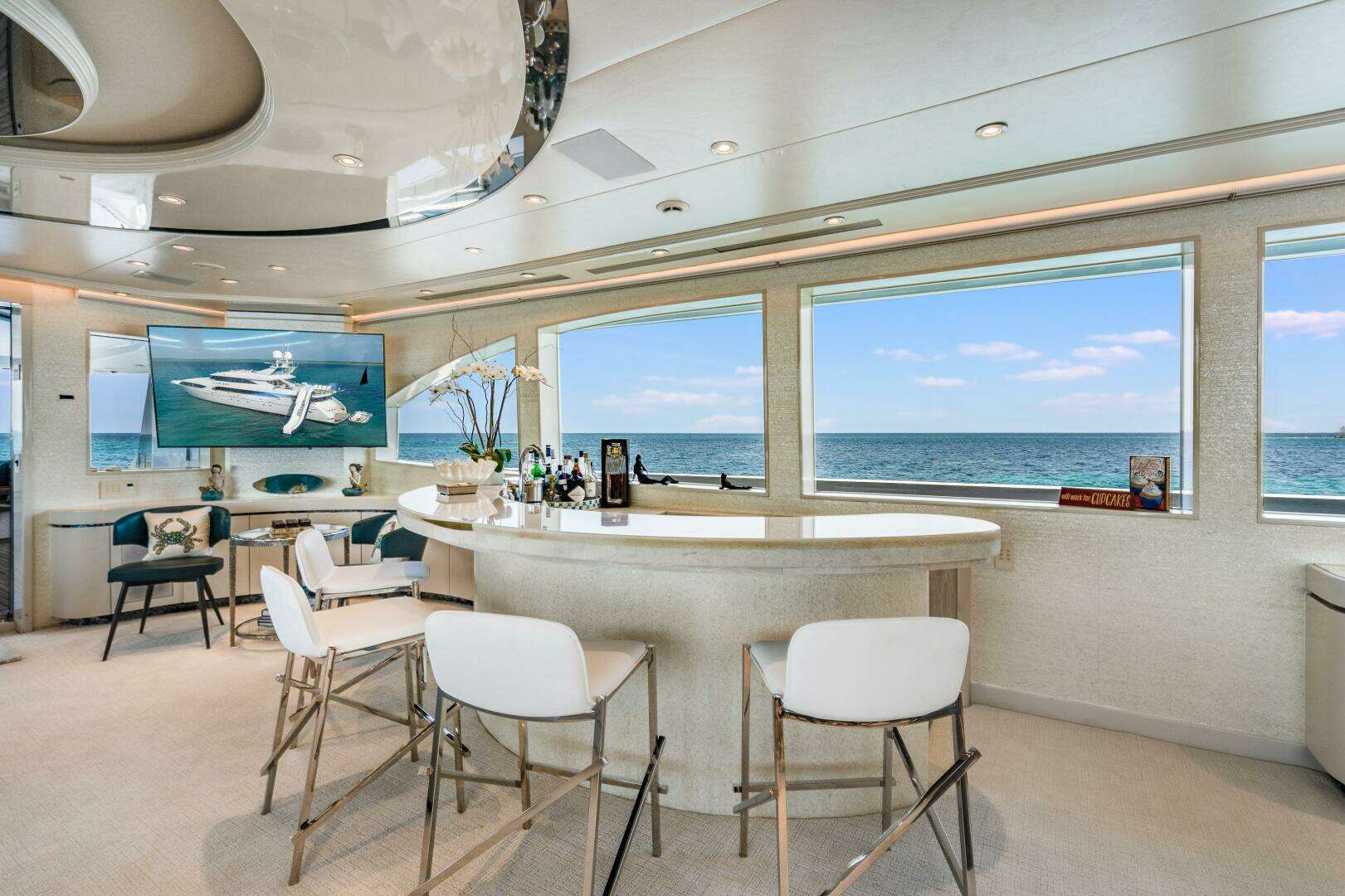 2001 Westship Skylounge - Image 10