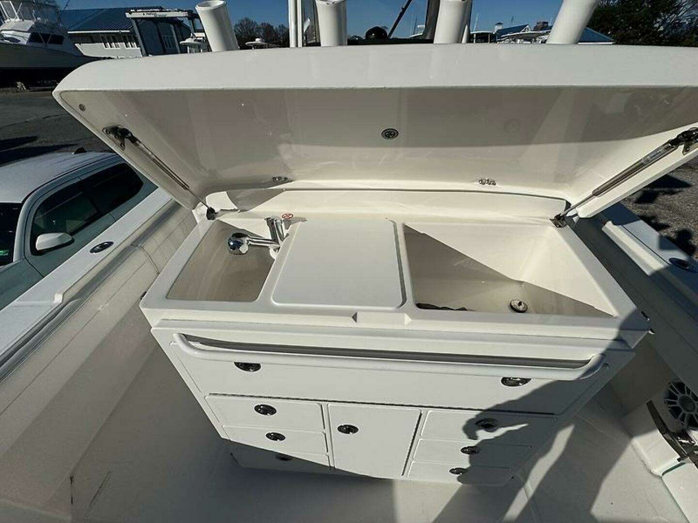 2022 Regulator 31 FS - Image 27