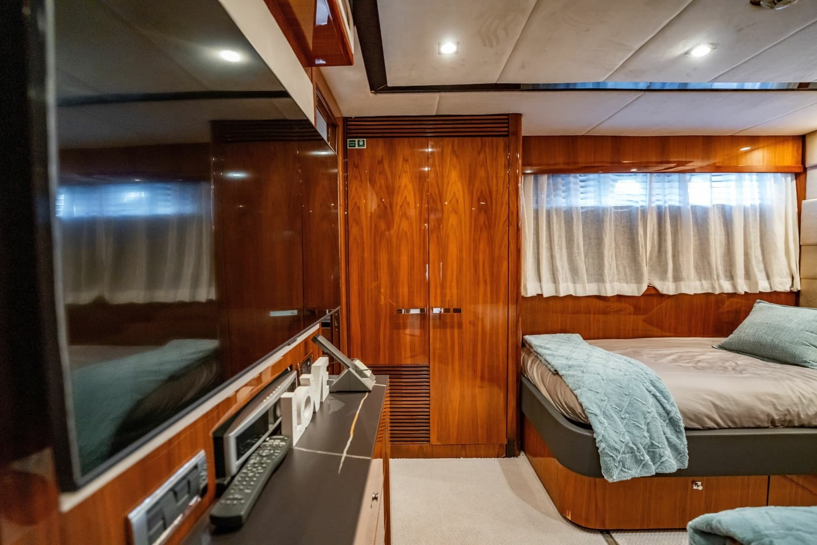 2010 Sunseeker 34 Metre Yacht - Image 68