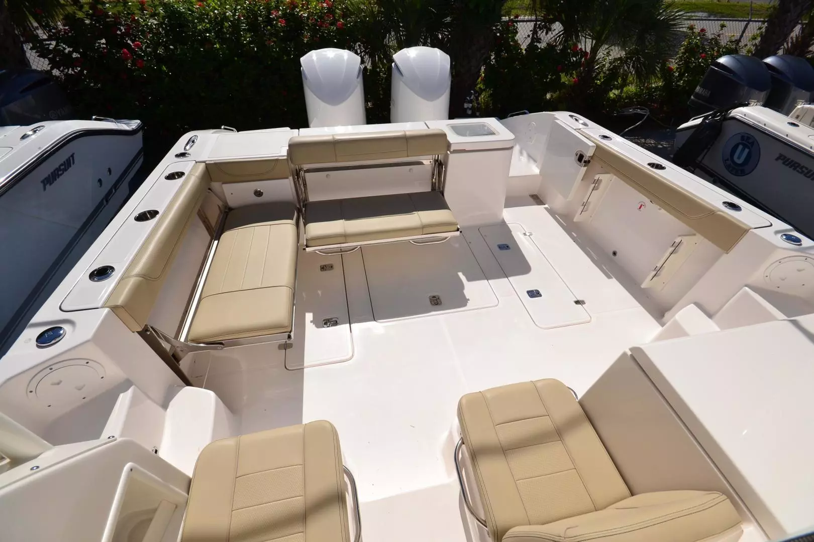 2020 Pursuit OS 355 Offshore - Image 12