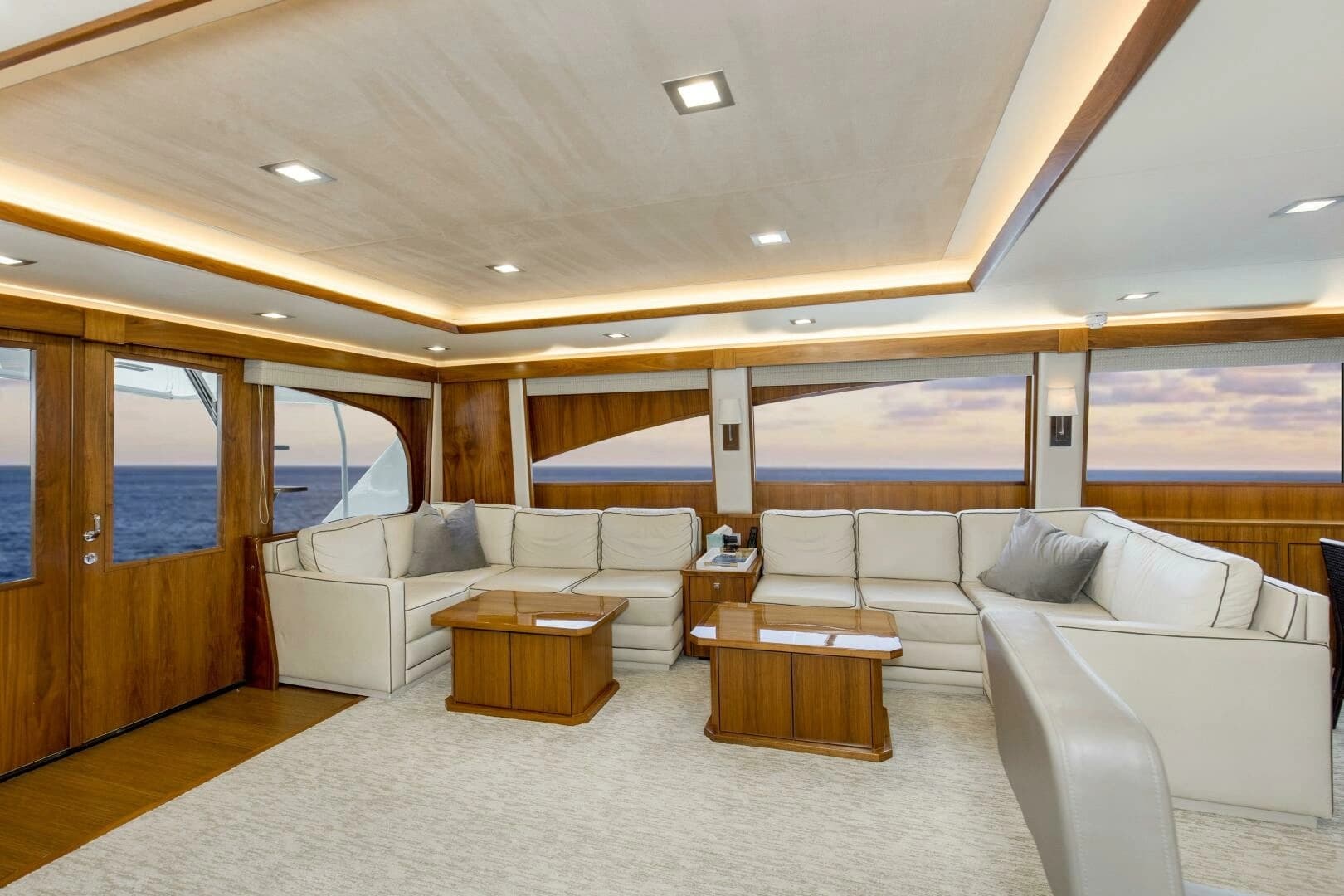 2016 Viking 92 Enclosed Bridge - Image 11