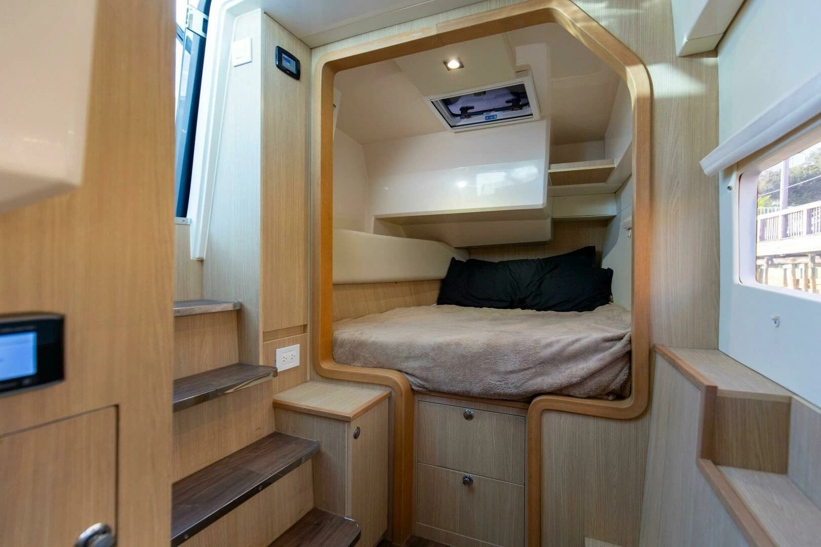 2018 Aquila 36 Power Cat - Image 11