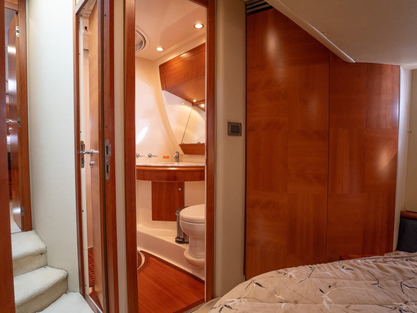 2008 Azimut 50 Flybridge - Image 13