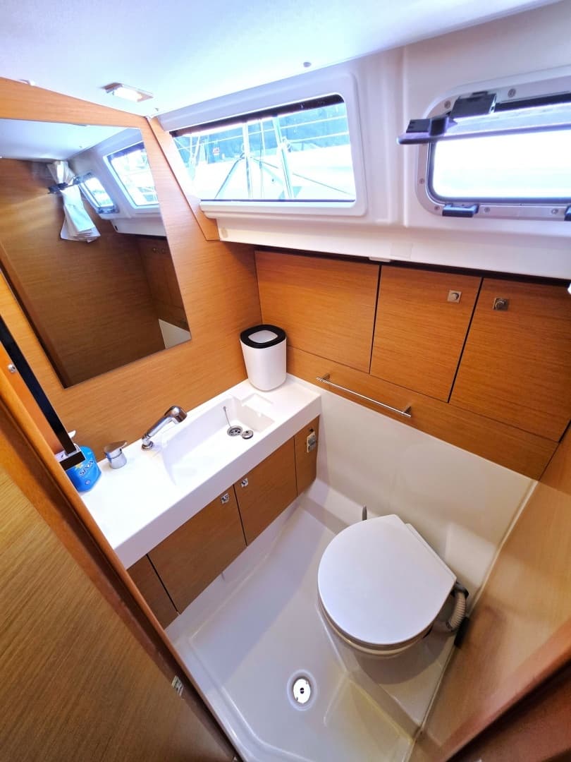 2016 Jeanneau Sun Odyssey 479 - Image 23