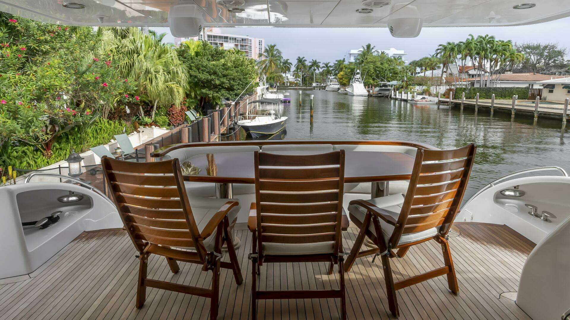2007 Hatteras 80 - Image 15