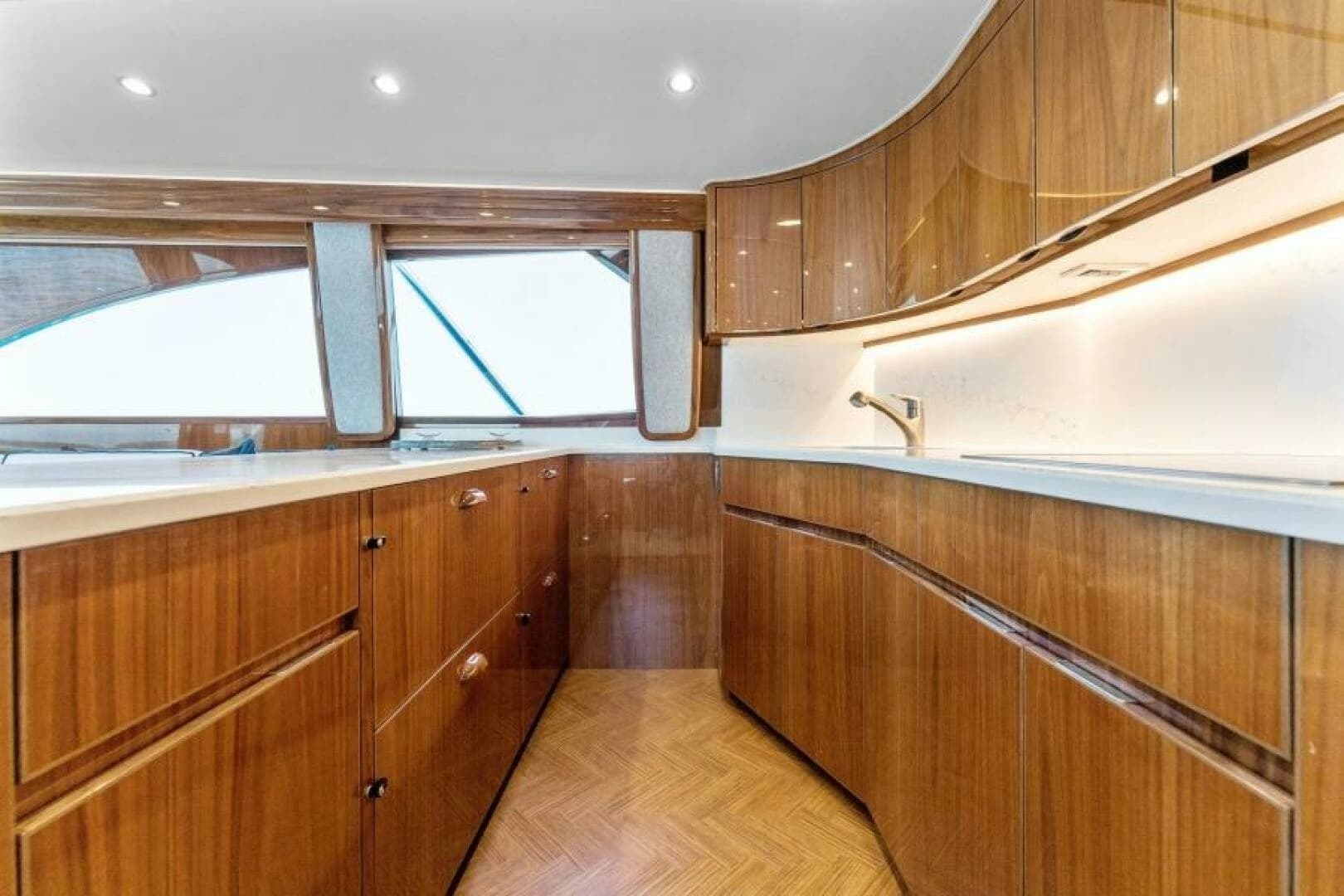 2021 Viking 54 Convertible - Image 19