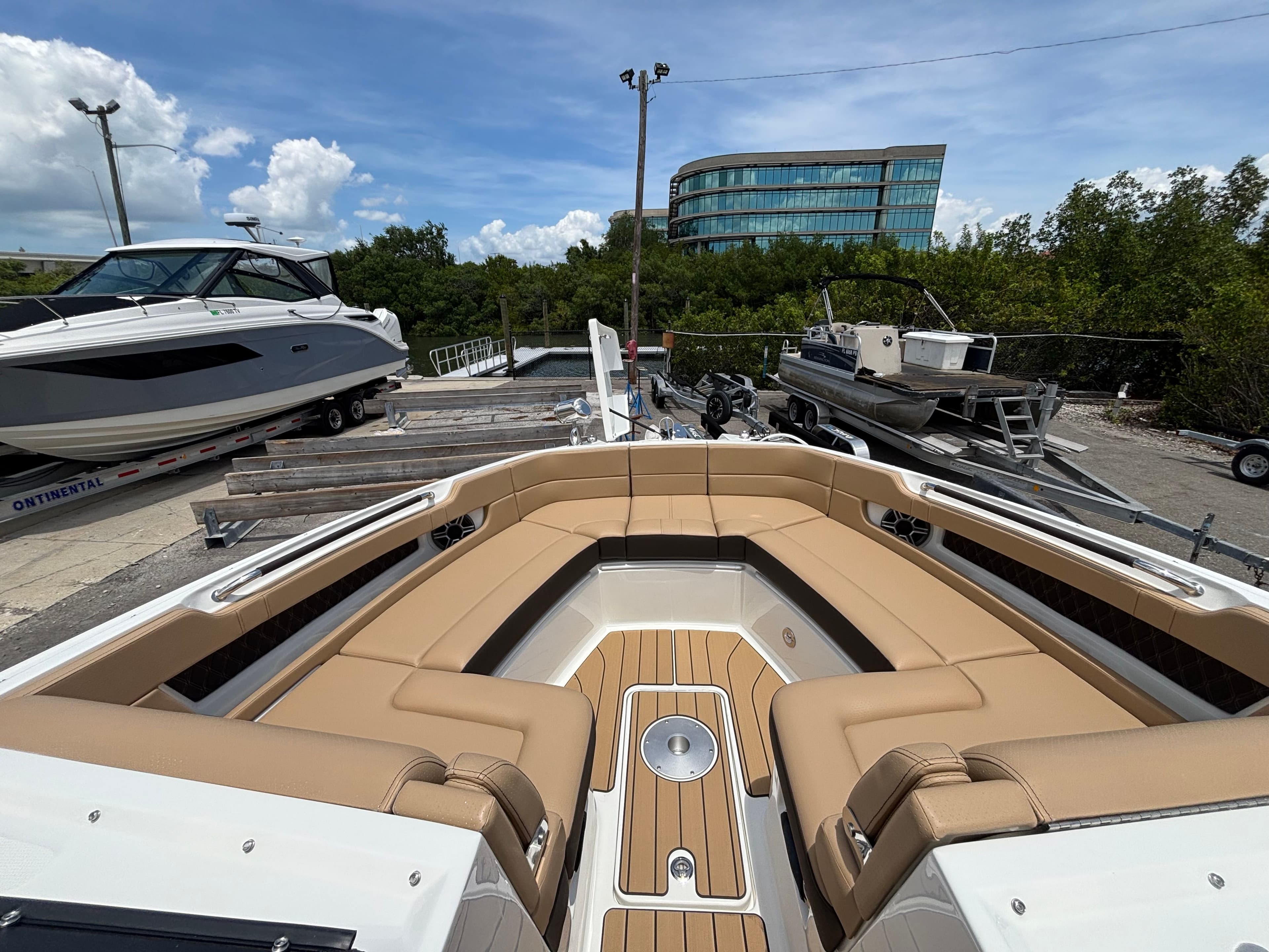 2026 Sea Ray SLX 310 Outboard - 26