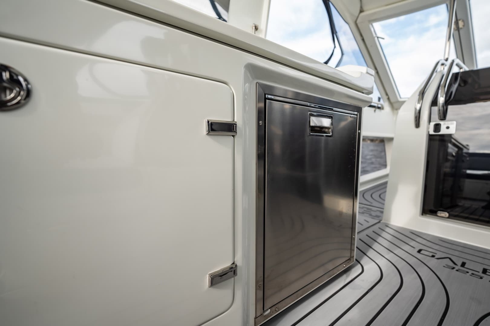 2023 Galeon — - Image 29