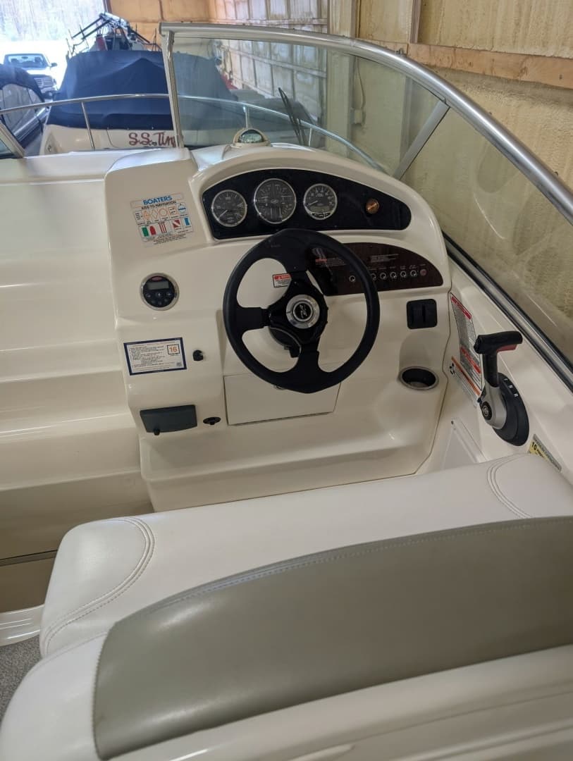 2006 Sea Ray 240 Sundancer - Image 16