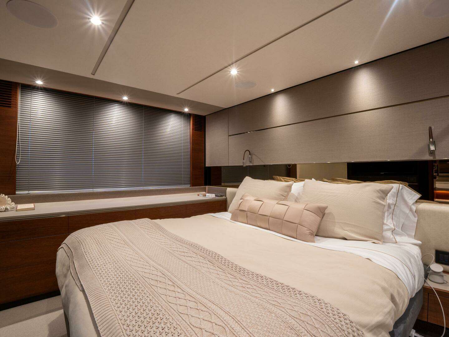 2020 Princess S66 - Image 46