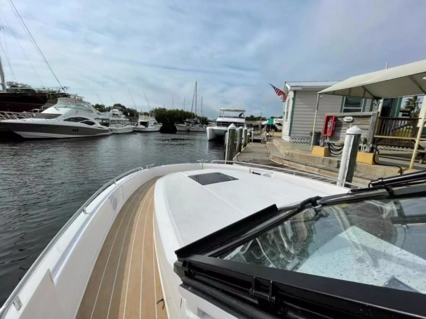 2023 Bavaria VIDA 33 - Image 9