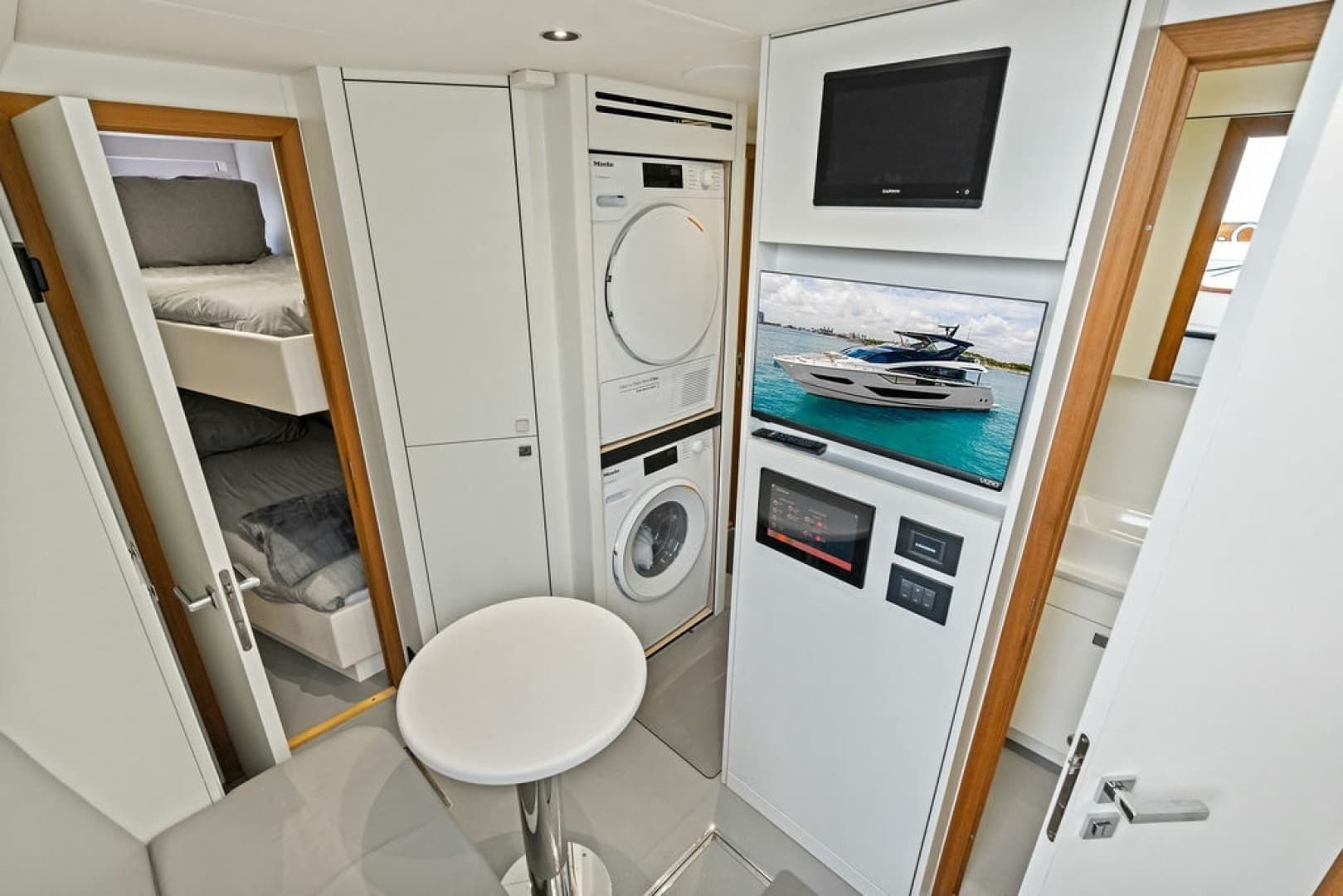 2026 Sunseeker 88 Yacht - Image 102