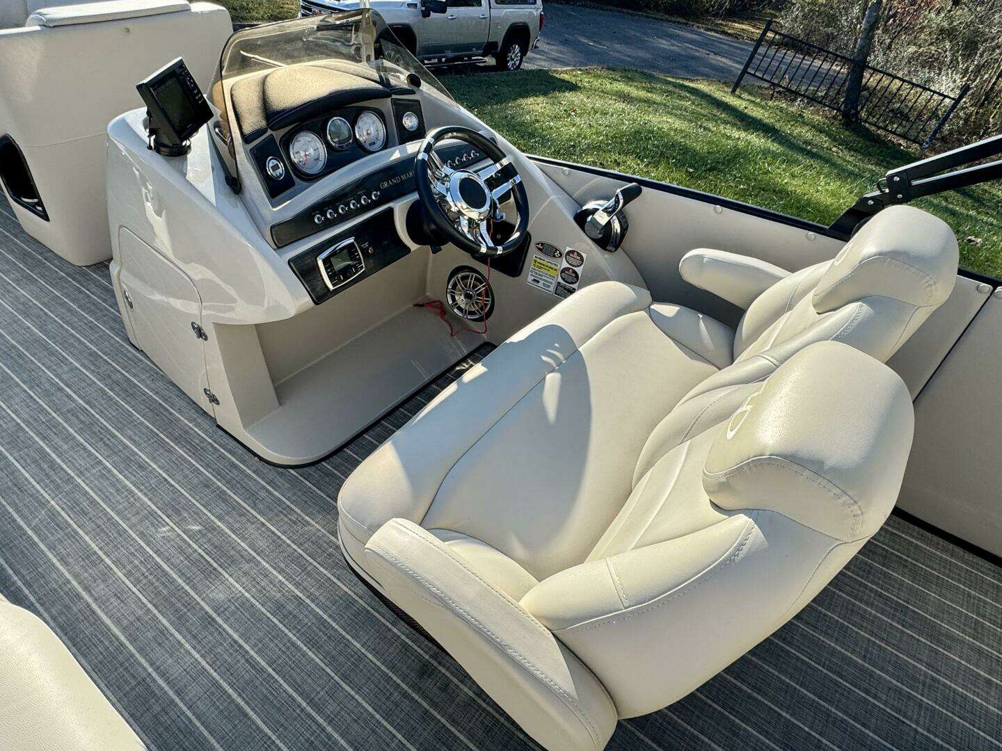 2016 Harris Grand Mariner 250 SLEC Tritoon - Image 32