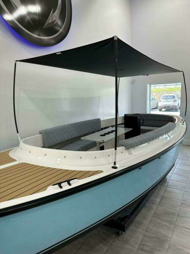 2023 Vision Fantail 217 - Image 4
