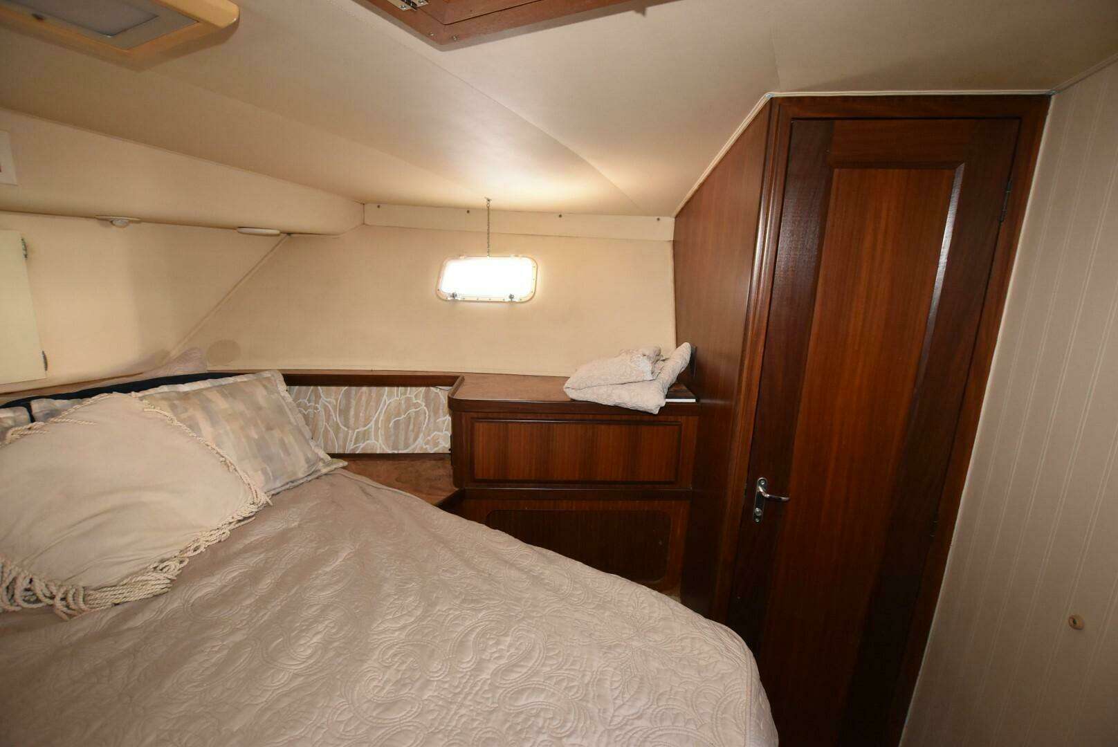 1988 Hatteras 48 Convertible - Image 11