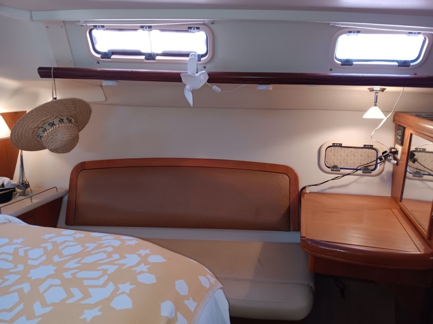 2007 Hunter Center Cockpit - Image 45