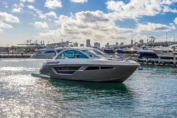 2019 Cruisers 50 Cantius - Image 1