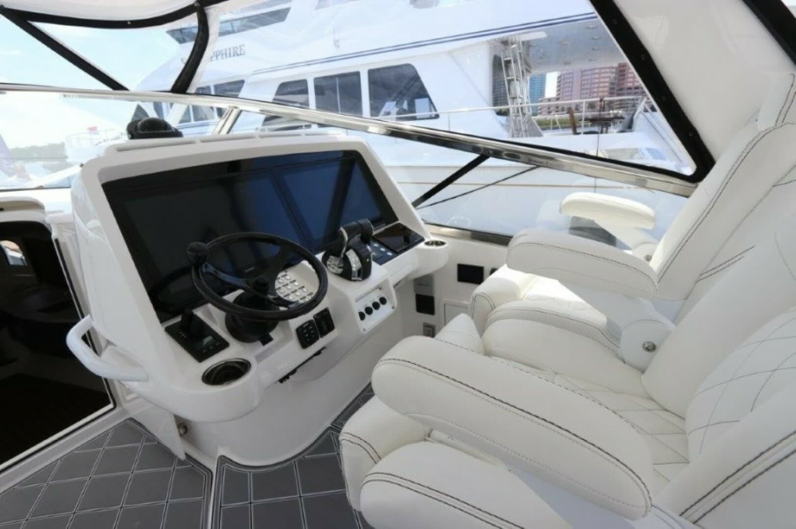 2019 Intrepid 475 Sport Yacht - Image 29