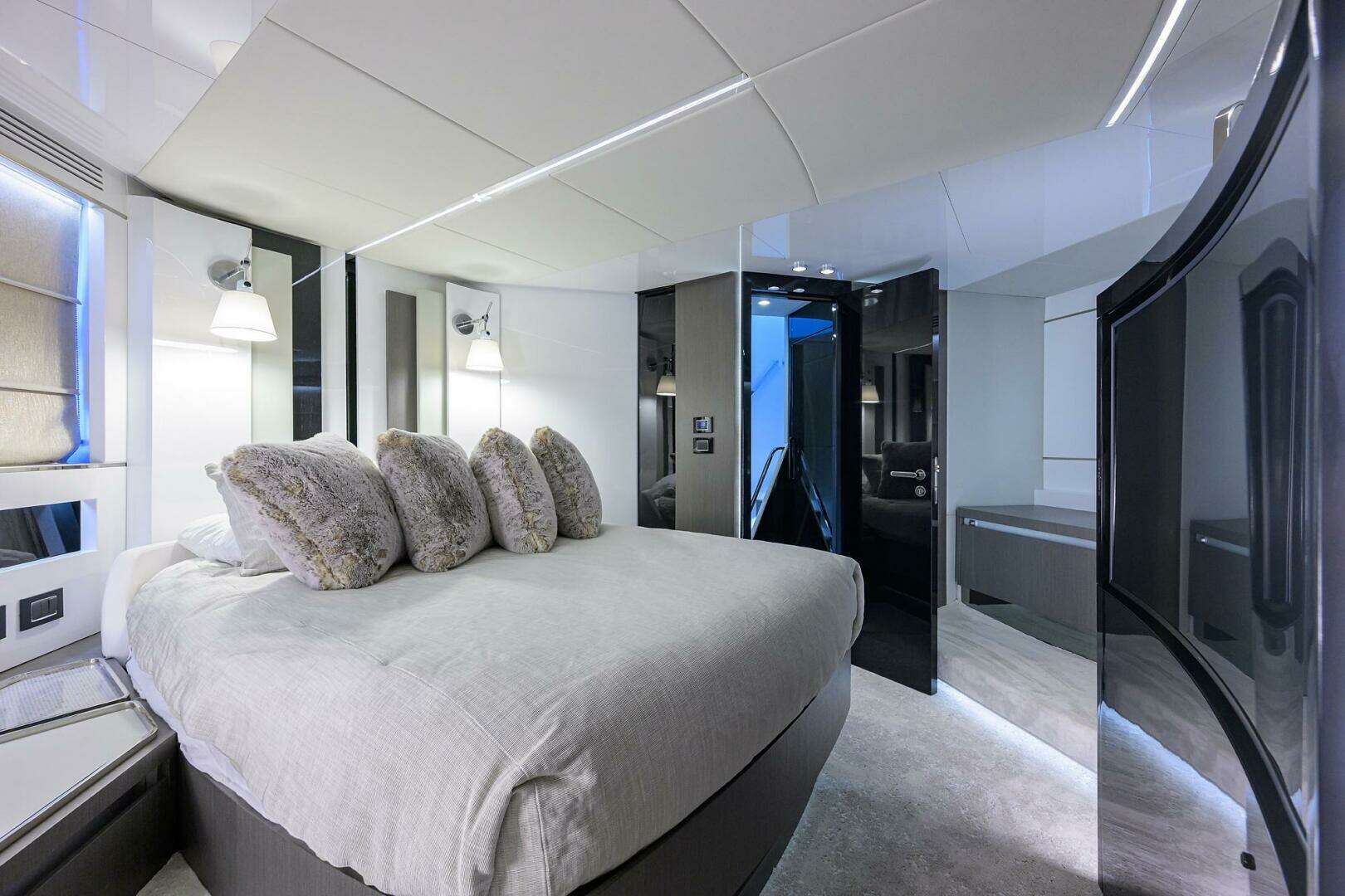 2019 Azimut S7 - Image 93