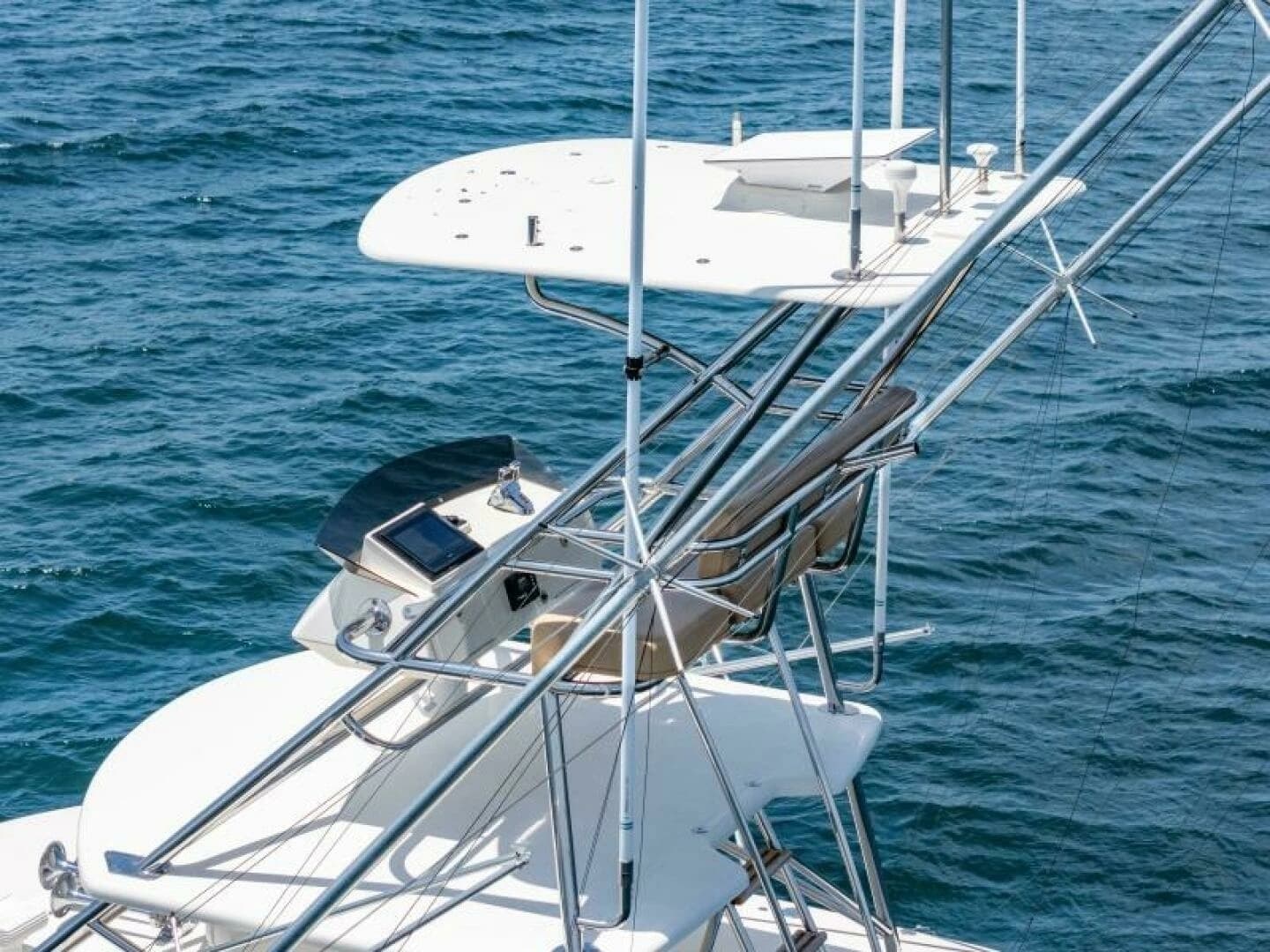 2004 Hatteras 54 Convertible - Image 40