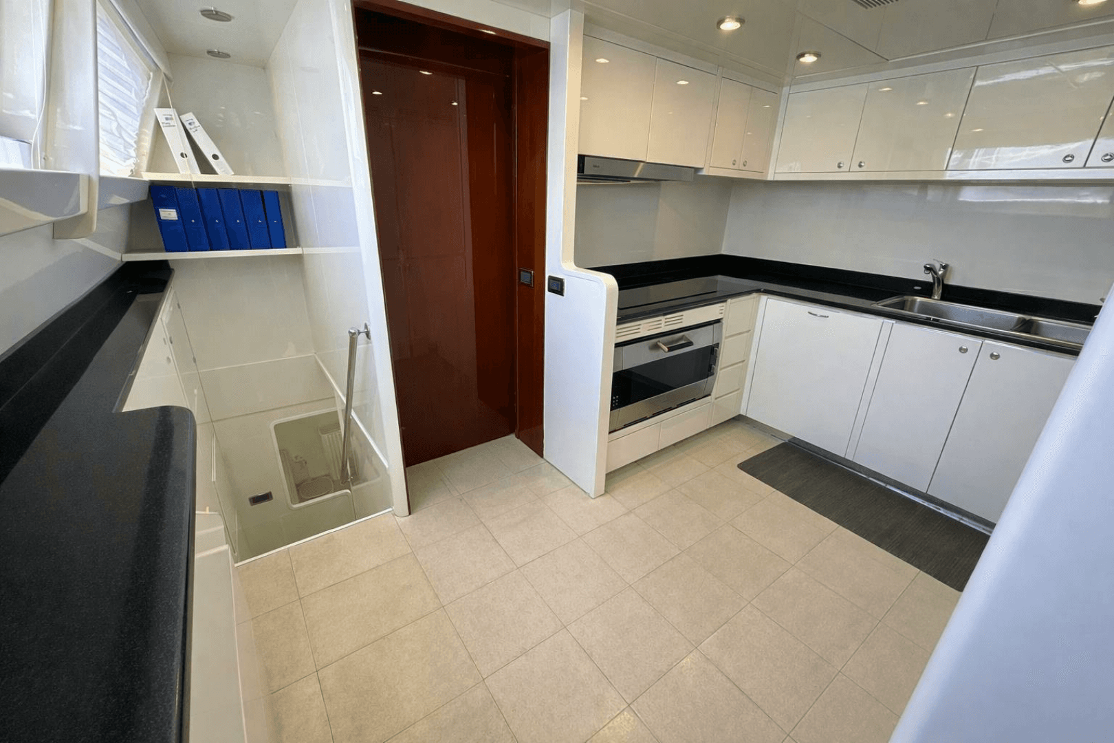 2005 Falcon Falcon 102 Flybridge - Image 28
