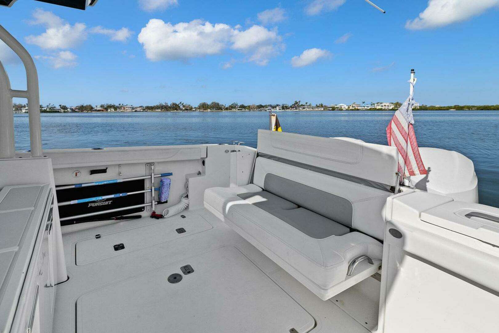 2021 Pursuit S328 - Image 7