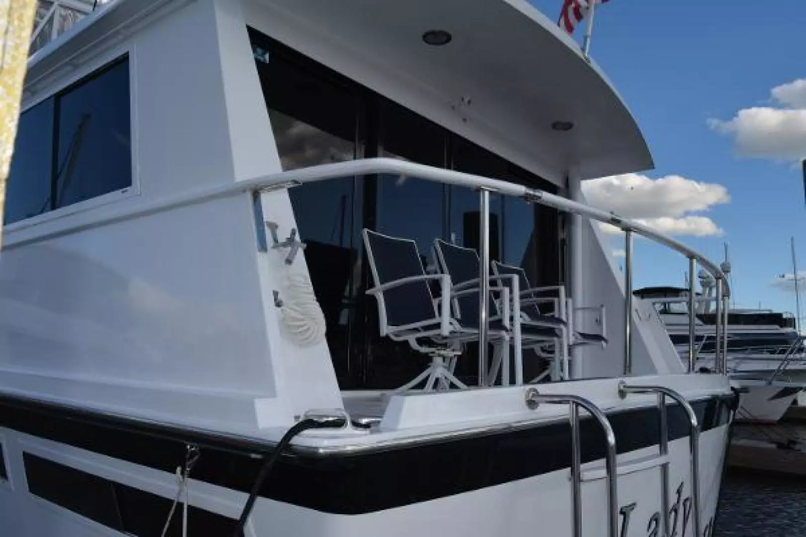 1989 Viking Motor Yacht - Image 13