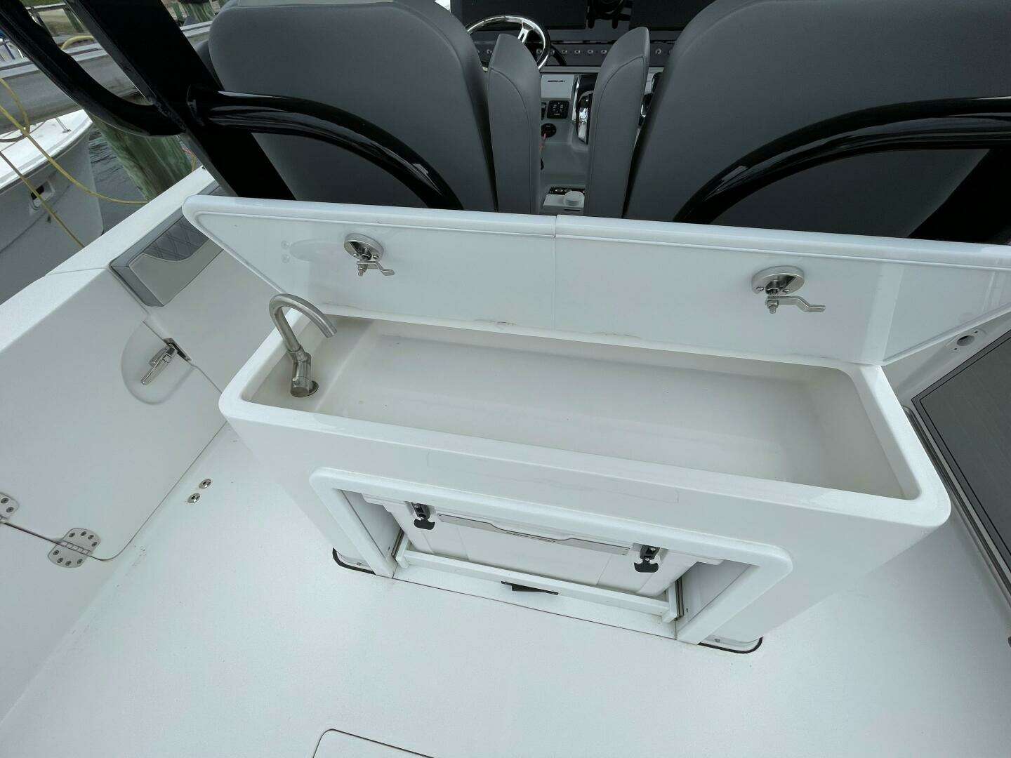 2023 Sea Pro 320 DLX - Image 17