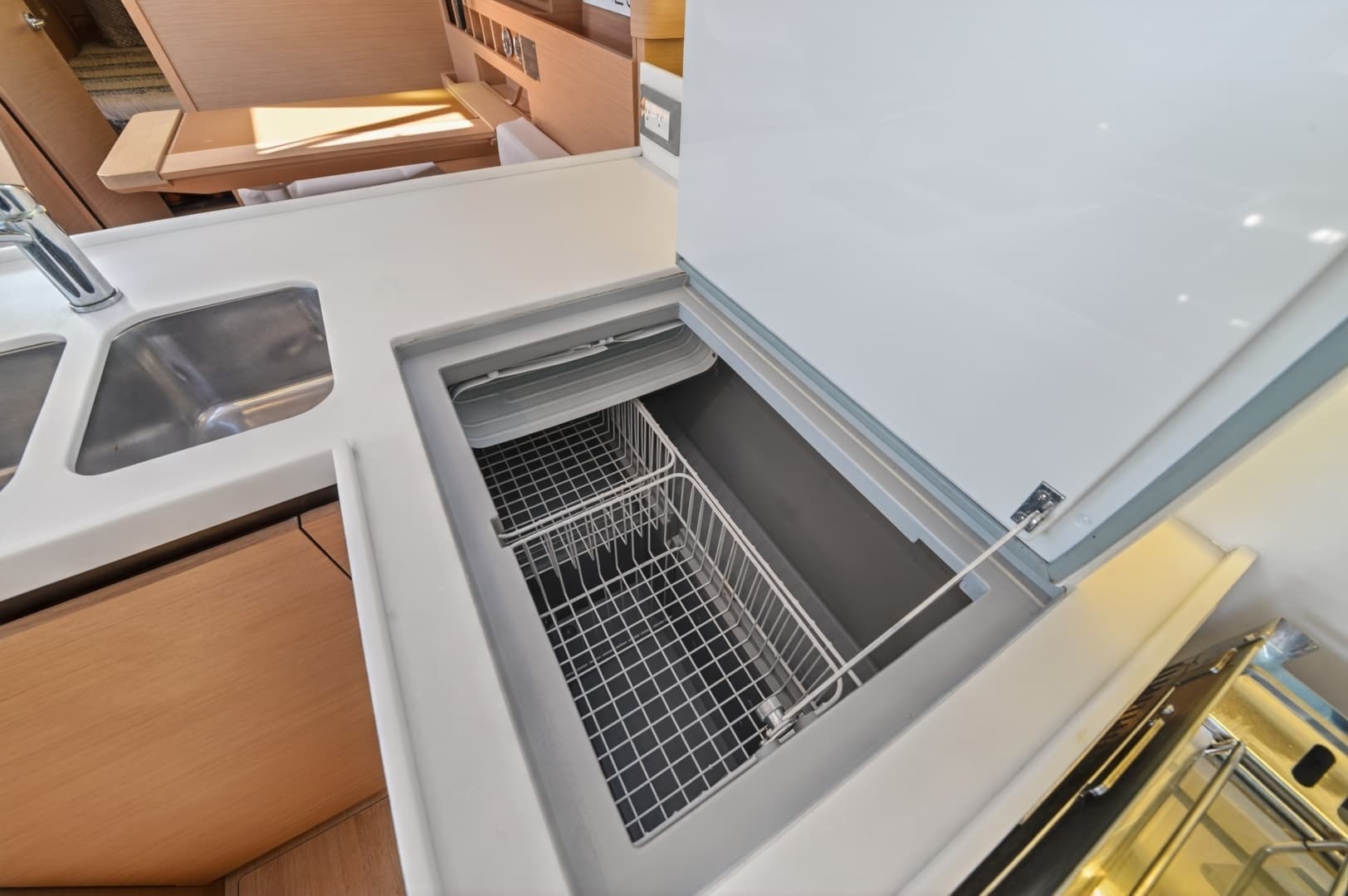 2019 Jeanneau Sun Odyssey 490 - Image 25