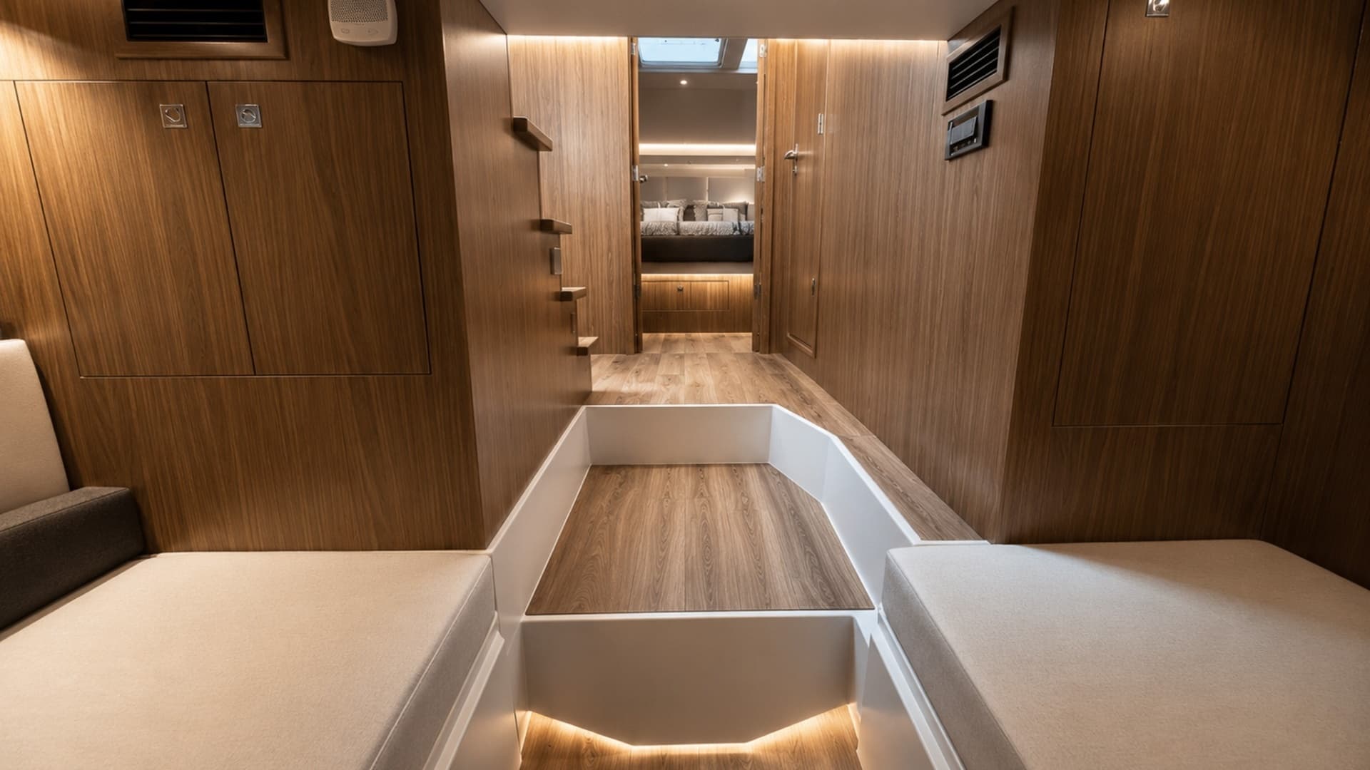 2024 Cruisers Yachts 50 GLS - Image 33