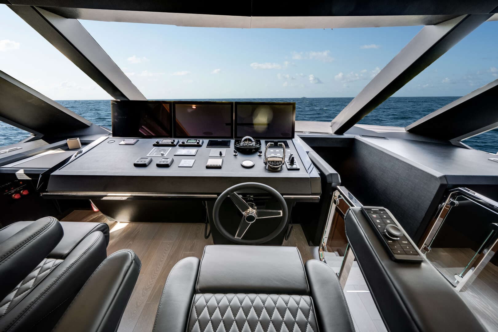 2026 Ocean Alexander 30R - Image 9