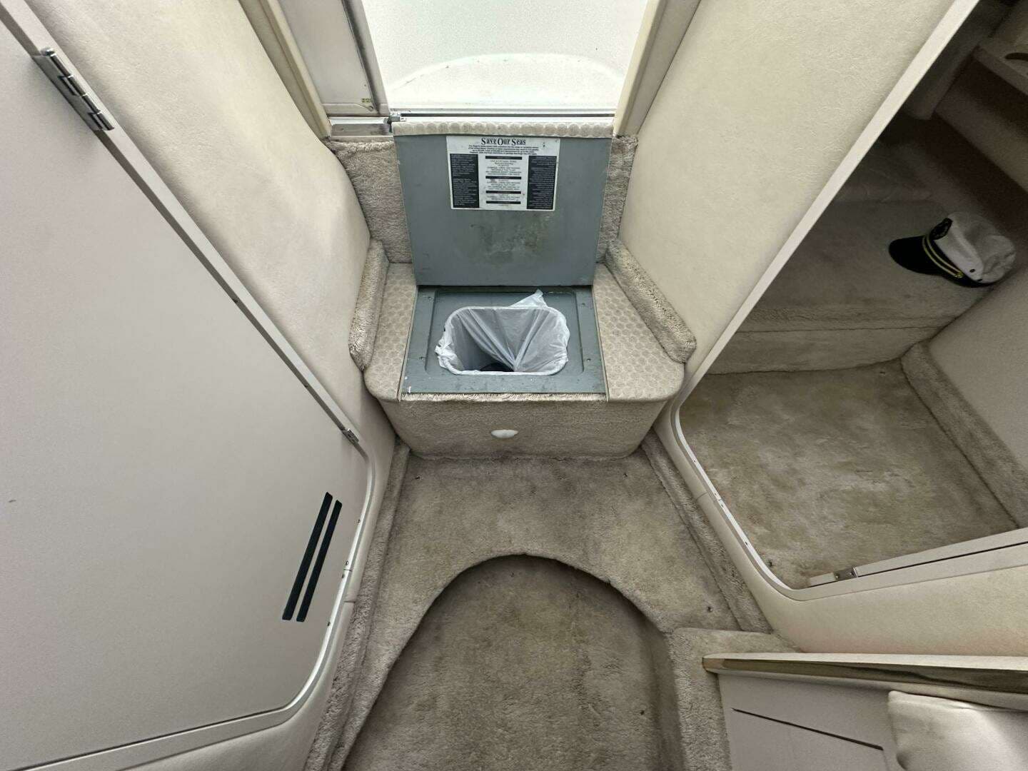2000 Sea Ray 290 - Image 12