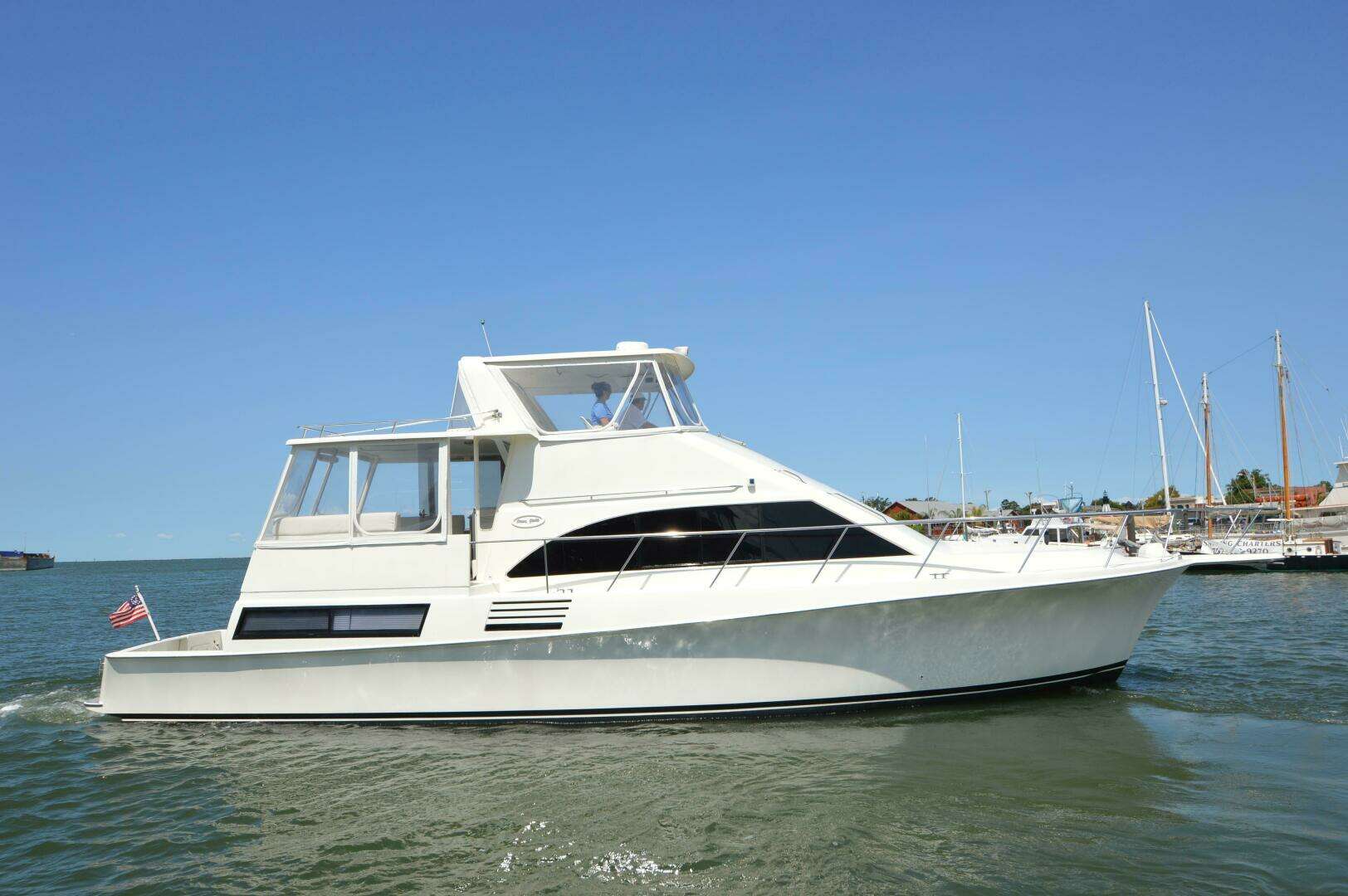 1995 Ocean 48 Cockpit Motor Yacht - Image 2