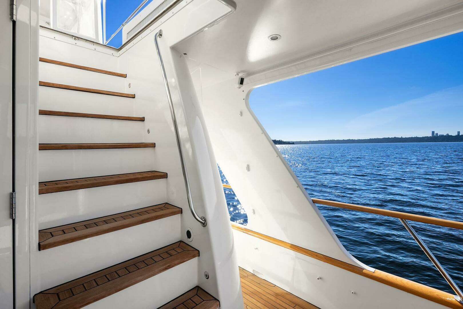 2001 Rayburn Custom Yachts Flush Deck - Image 59